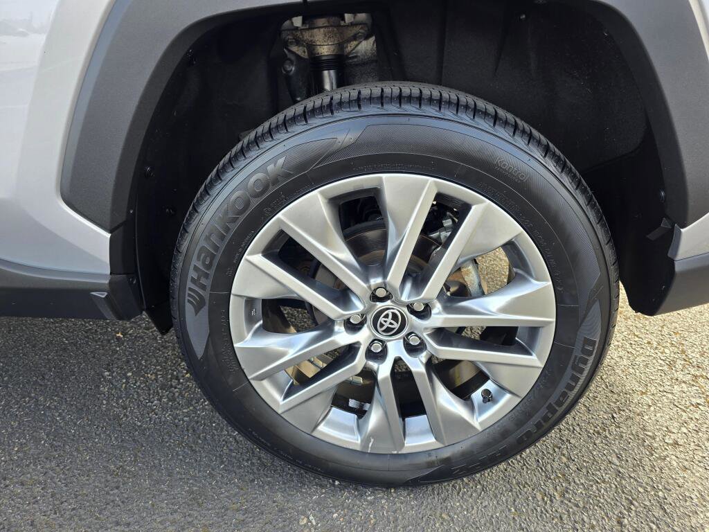 Used 2022 Toyota RAV4 XLE Premium image 21