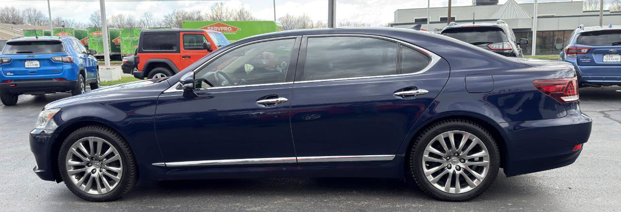 Used 2013 Lexus LS 460 L w/ Ultra Luxury Pkg image 10