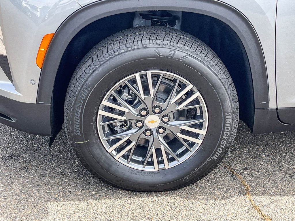 New 2026 Chevrolet Traverse LT w/ Enhanced Driving Package image 9