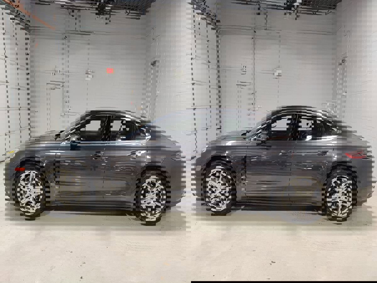 Used 2018 Porsche Panamera 4S image 22