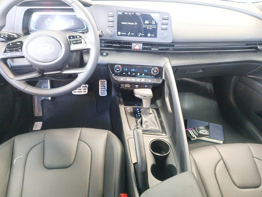 New 2026 Hyundai Elantra SEL Sport FWD image 10