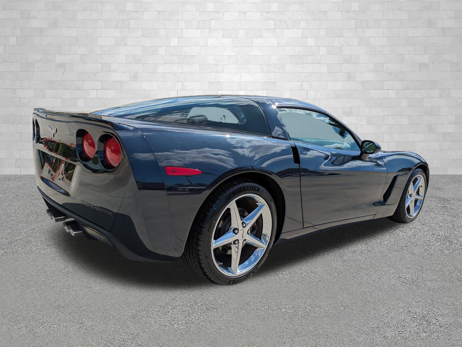 Used 2013 Chevrolet Corvette Coupe image 2