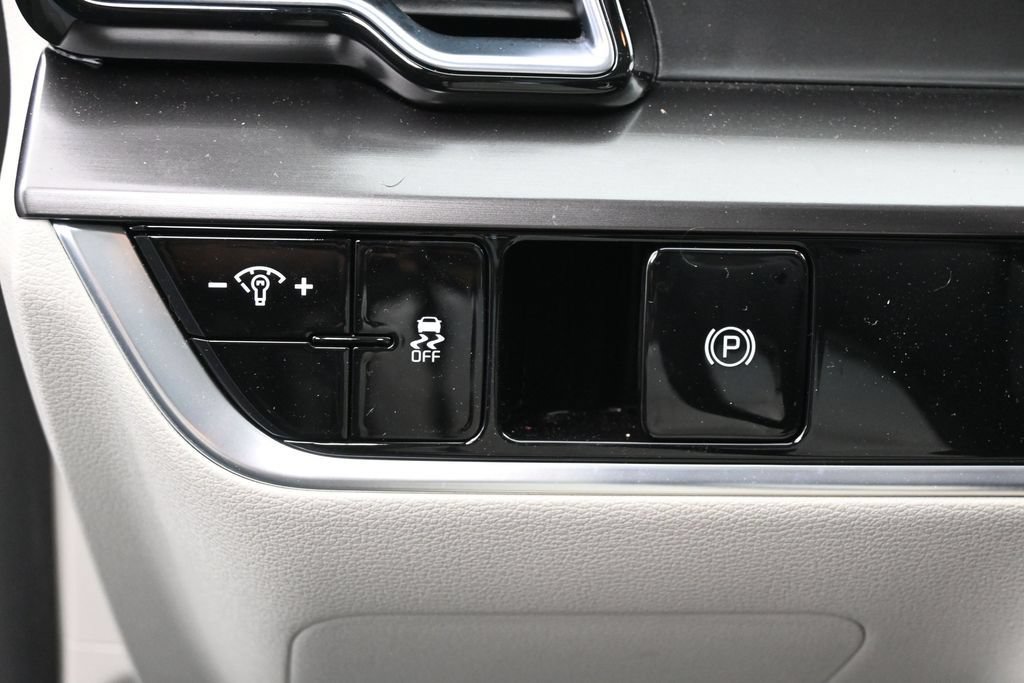 Used 2024 Kia Sportage EX FWD image 16