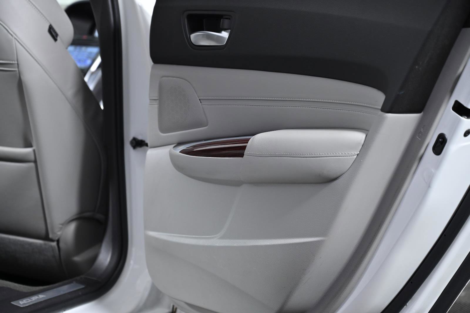 Used 2015 Acura TLX w/ Technology Package image 30