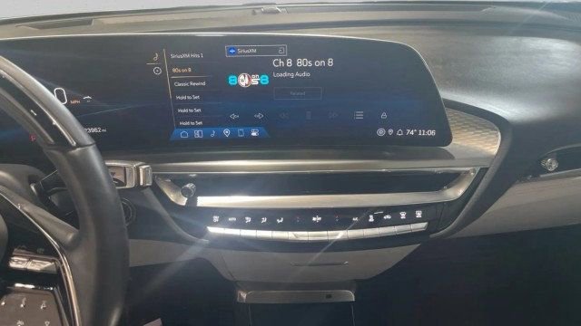 Used 2024 Cadillac Lyriq Luxury RWD image 22