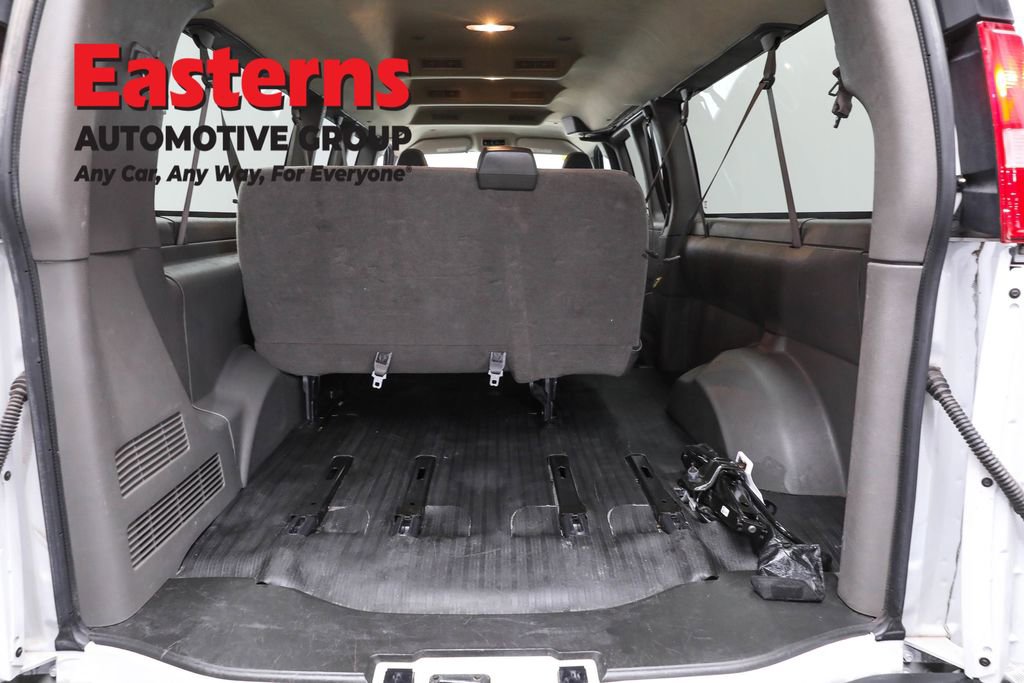 Used 2023 Chevrolet Express 3500 LS RWD image 9