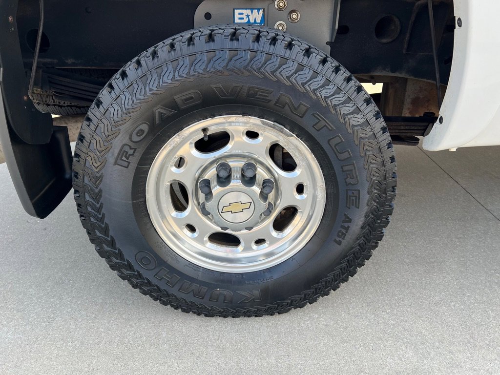 Used 2005 Chevrolet Silverado 2500 LT w/ Heavy-Duty Power Package image 11