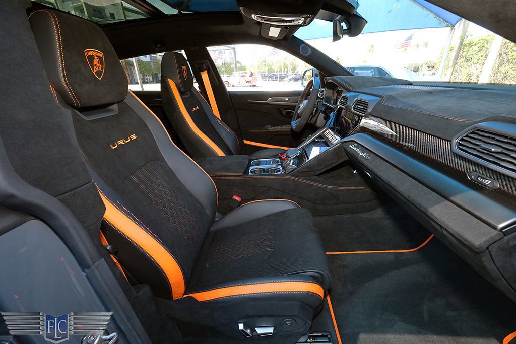 Used 2024 Lamborghini Urus Performante AWD/4WD image 17