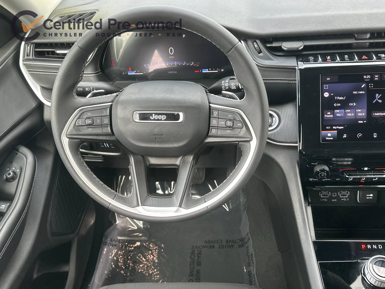 Used 2023 Jeep Grand Cherokee Laredo AWD/4WD image 15