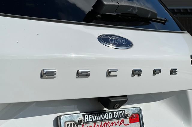Used 2022 Ford Escape SE image 32