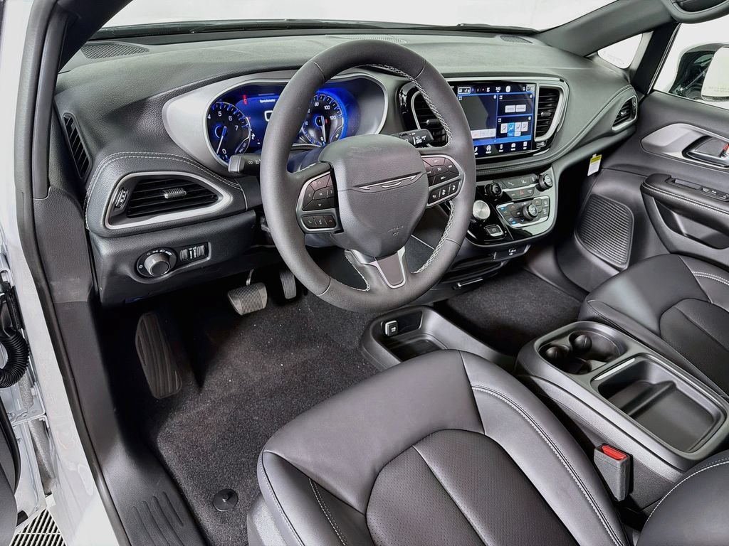 New 2027 Chrysler Pacifica Select AWD/4WD image 9