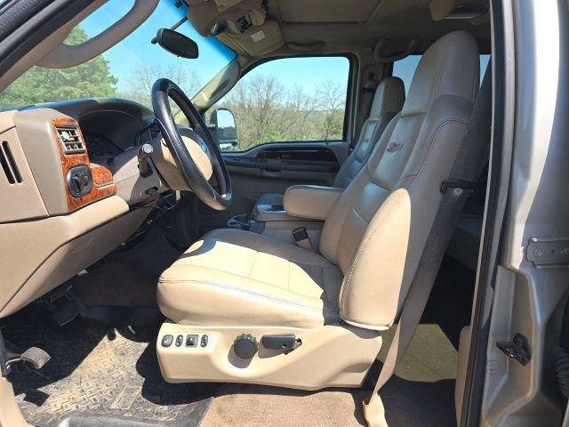 Used 2004 Ford Excursion Limited AWD/4WD image 10