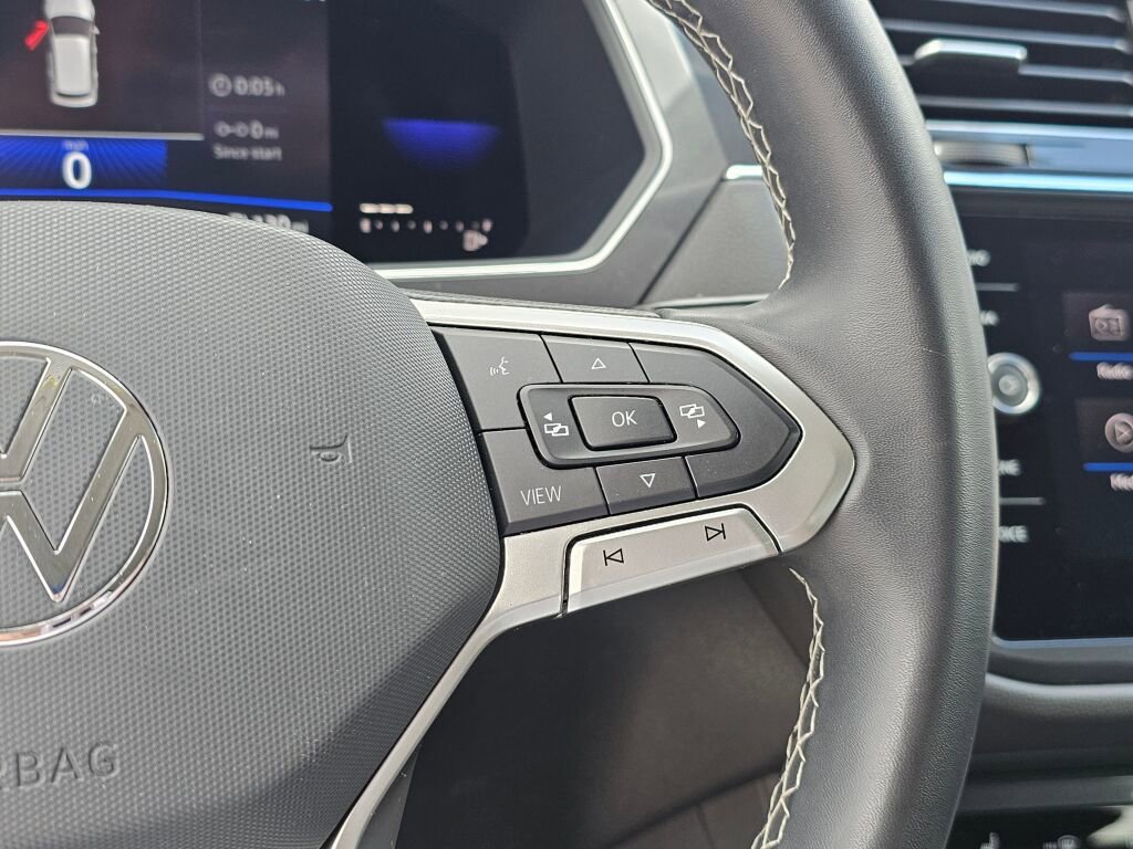 Used 2022 Volkswagen Tiguan SE image 30