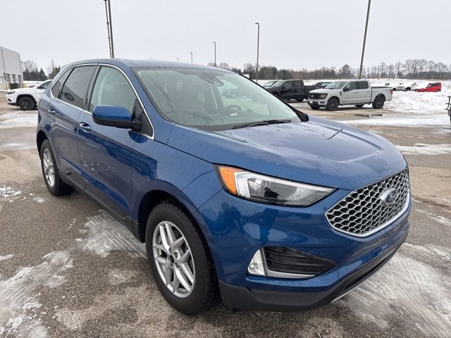 Used 2024 Ford Edge SEL w/ Convenience Package image 3