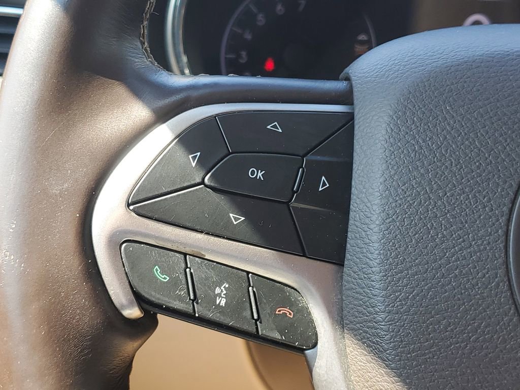 Used 2020 Jeep Grand Cherokee Overland AWD/4WD image 26