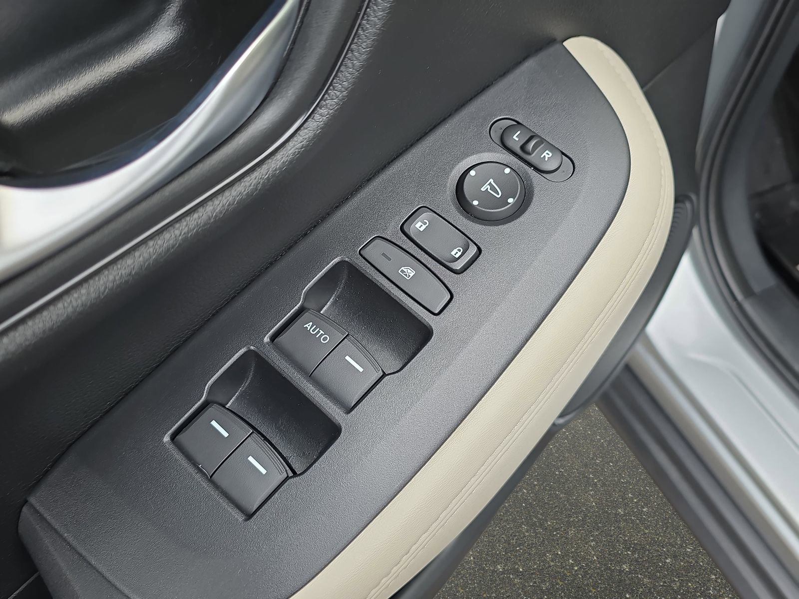 Used 2024 Honda HR-V LX image 26