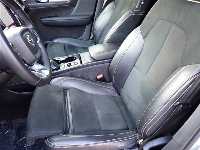 Used 2022 Volvo XC40 T5 R-Design AWD/4WD image 13