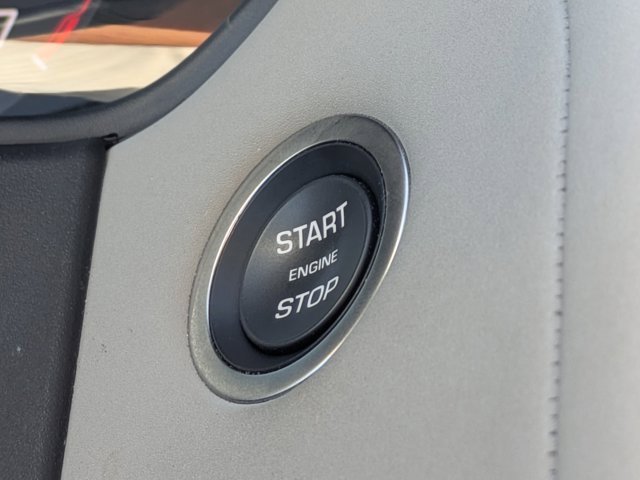 Used 2025 Land Rover Range Rover Velar Dynamic SE image 26