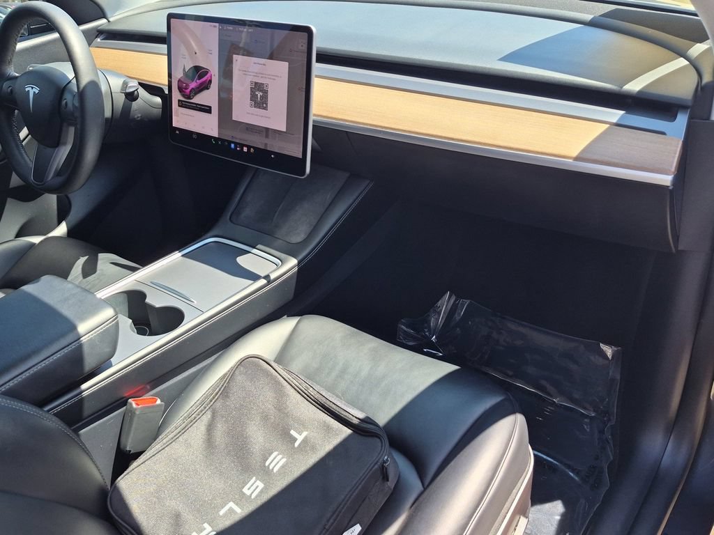 Used 2021 Tesla Model Y Long Range AWD/4WD image 11