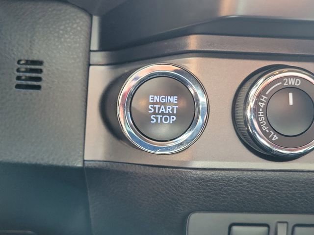 Used 2022 Toyota Tacoma TRD Sport w/ Technology Package image 28
