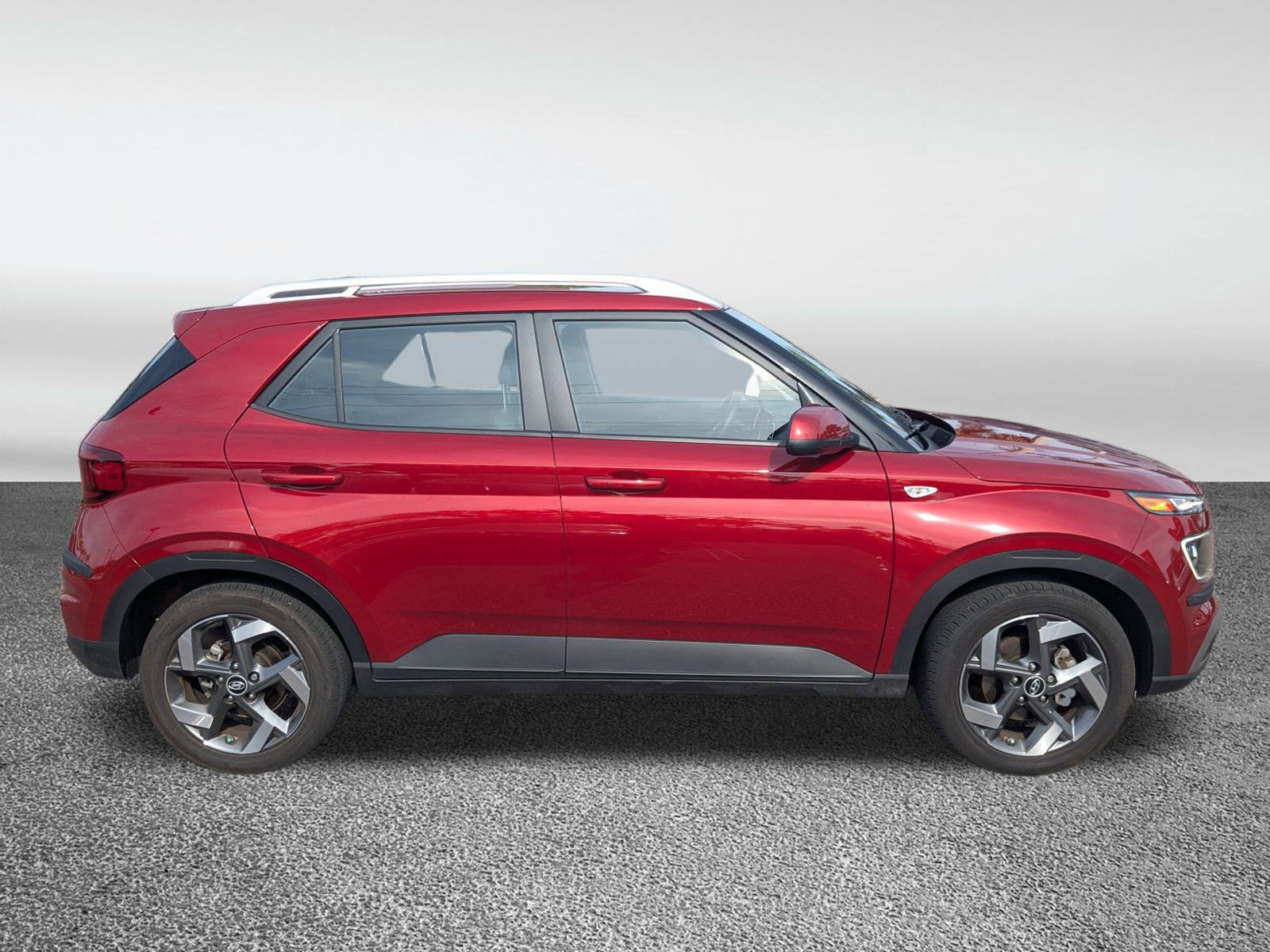 Certified 2024 Hyundai Venue Limited image 2