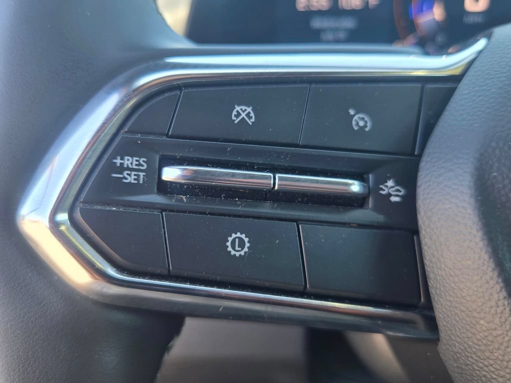 Used 2026 Chevrolet Traverse LT FWD image 18