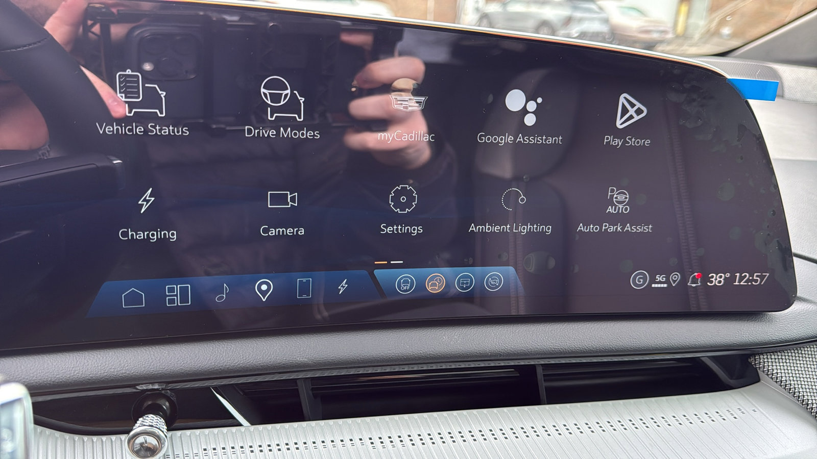 New 2026 Cadillac Optiq Luxury 1 image 19