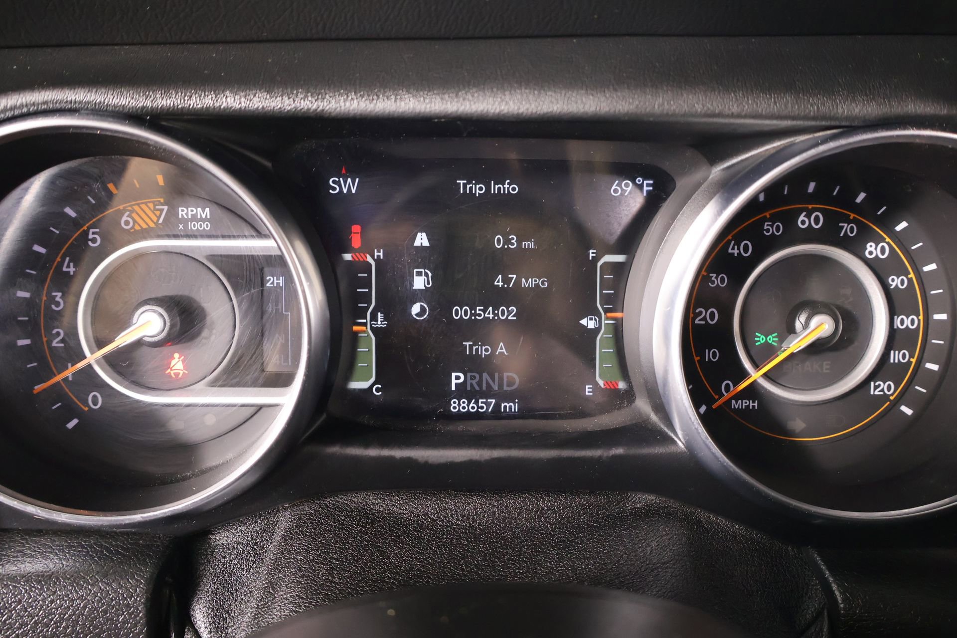 Used 2021 Jeep Wrangler Unlimited Sahara AWD/4WD image 4