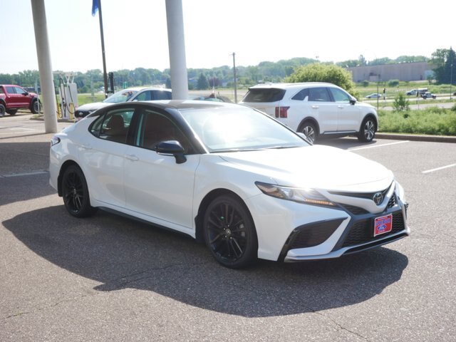 Used 2022 Toyota Camry XSE w/ Blackout Package (TMS) FWD image 3
