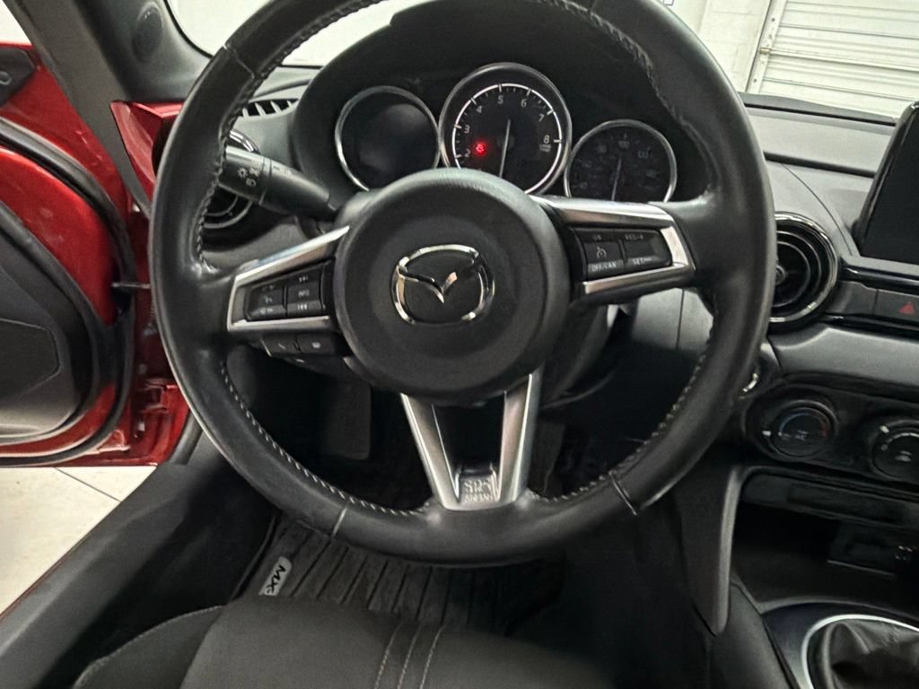 Used 2021 MAZDA MX-5 Miata Club RWD image 16