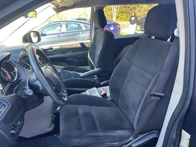 Used 2016 Dodge Grand Caravan SE w/ Quick Order Package 29E SE FWD image 16
