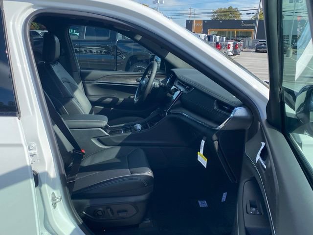 New 2025 Jeep Grand Cherokee L Overland w/ Trailer Tow Package image 28