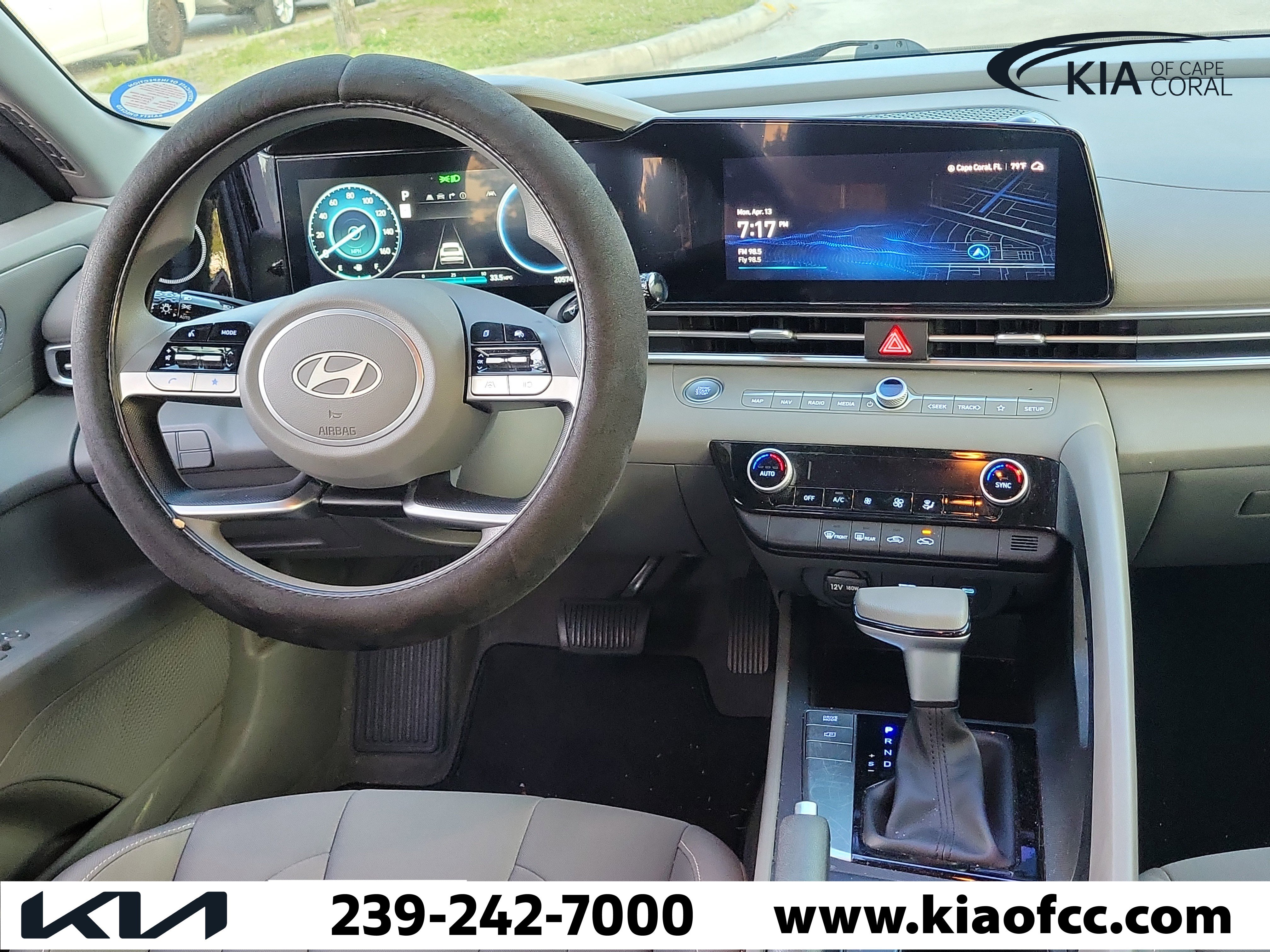 Used 2024 Hyundai Elantra SEL image 19
