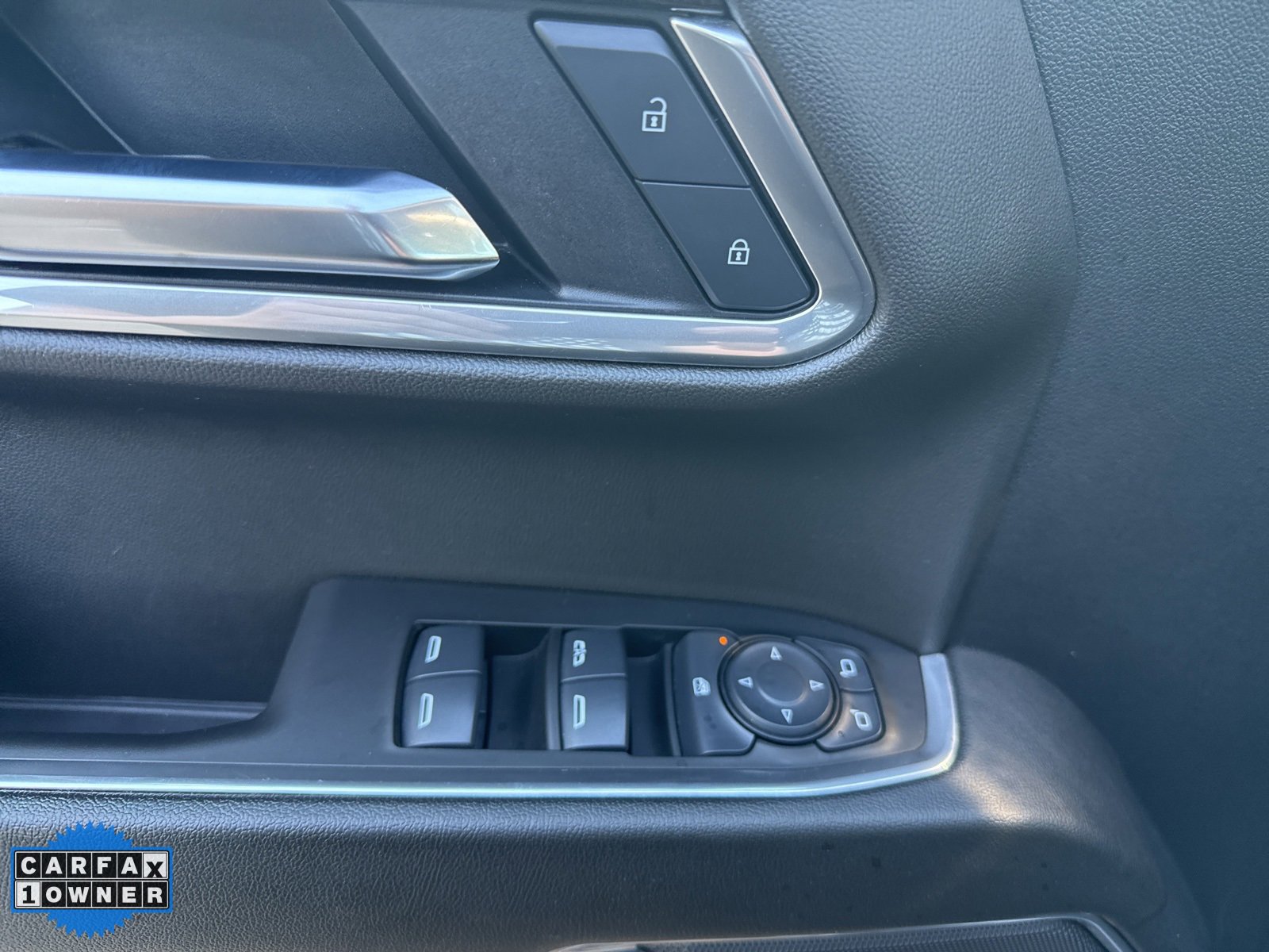 Used 2025 Chevrolet Silverado 1500 LT image 9