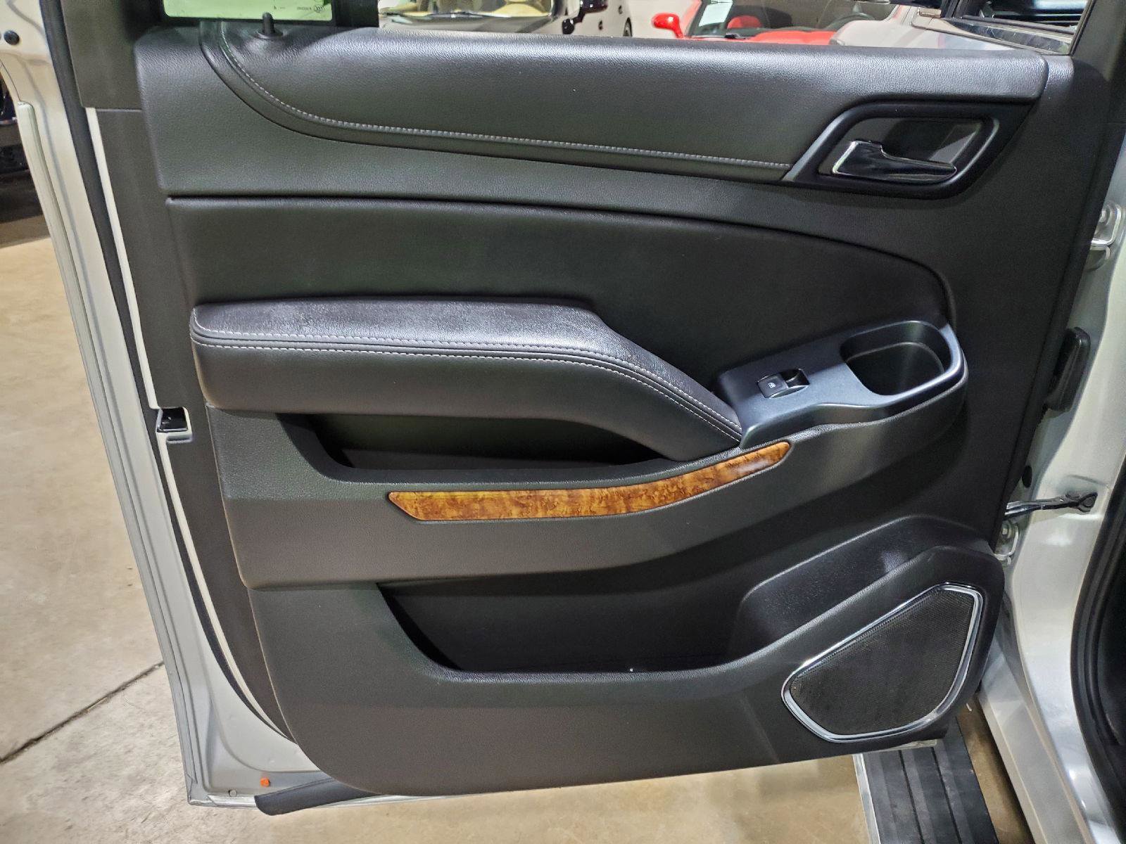 Used 2015 Chevrolet Suburban LTZ image 31