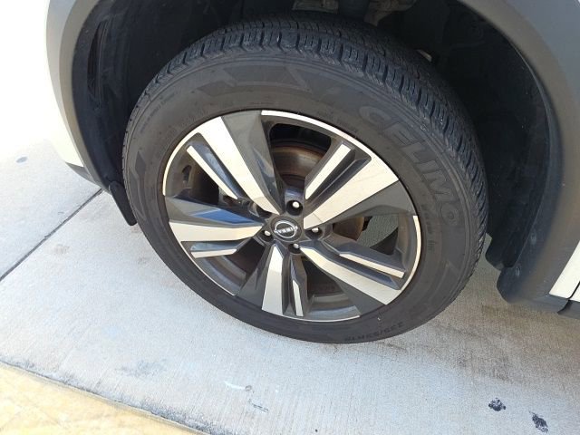 Used 2023 Nissan Rogue SL image 10