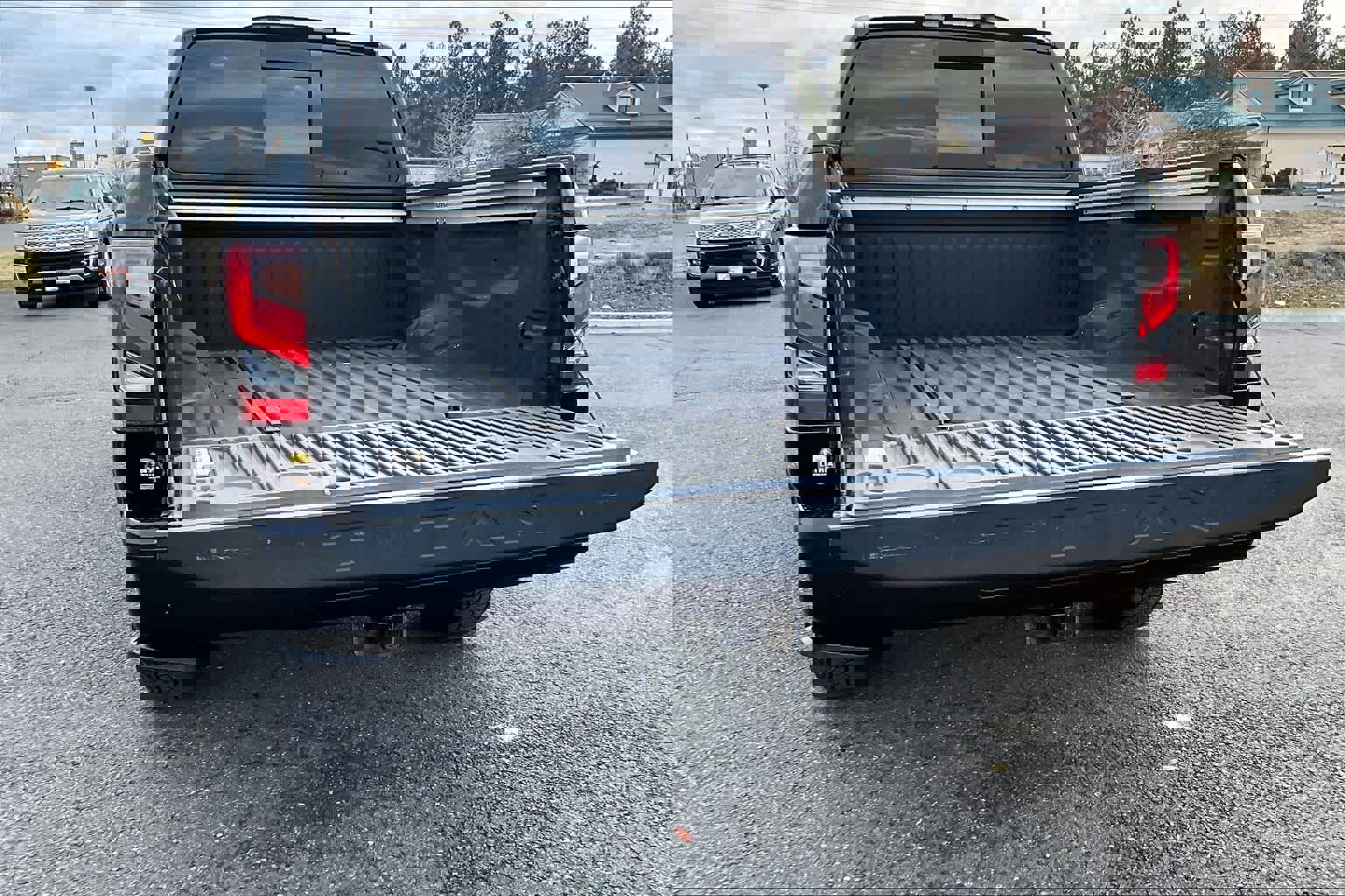 Used 2021 Nissan Titan PRO-4X w/ Pro-4x Convenience Package image 19