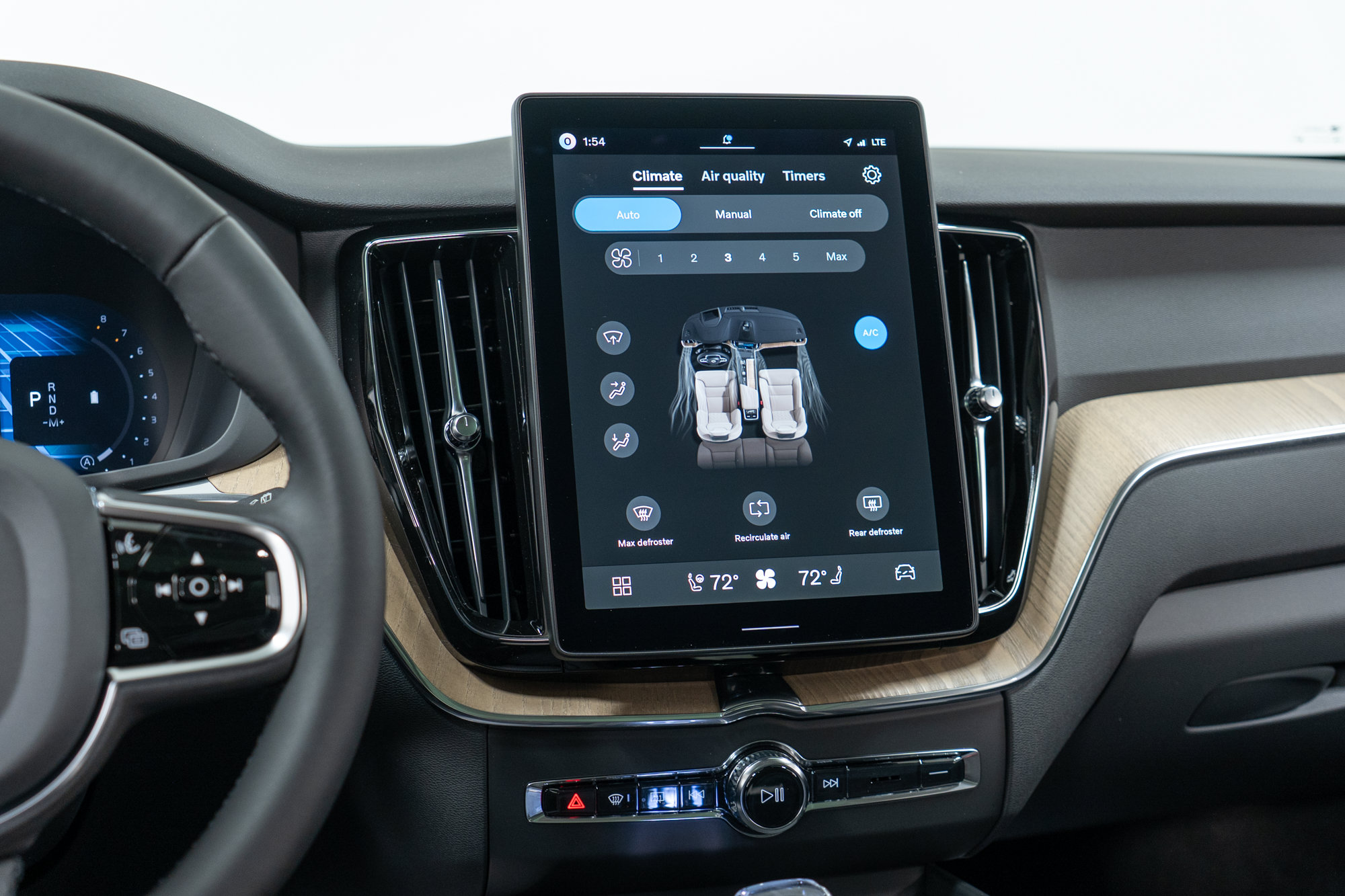 New 2027 Volvo XC60 B5 Plus AWD/4WD image 19