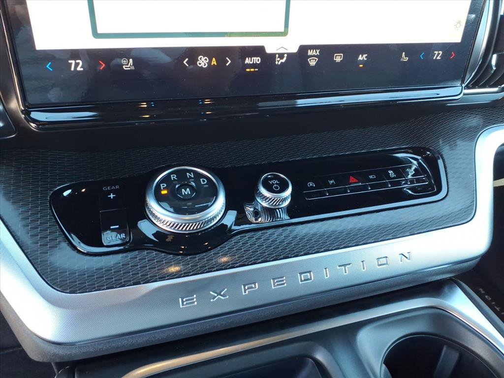 New 2025 Ford Expedition Platinum w/ Stealth Performance Package image 17