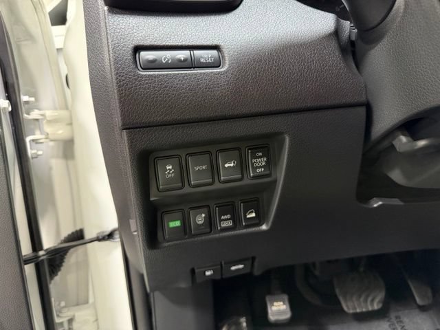 Used 2016 Nissan Rogue SL w/ SL Premium Package AWD/4WD image 19