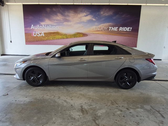 Used 2023 Hyundai Elantra SEL FWD image 9