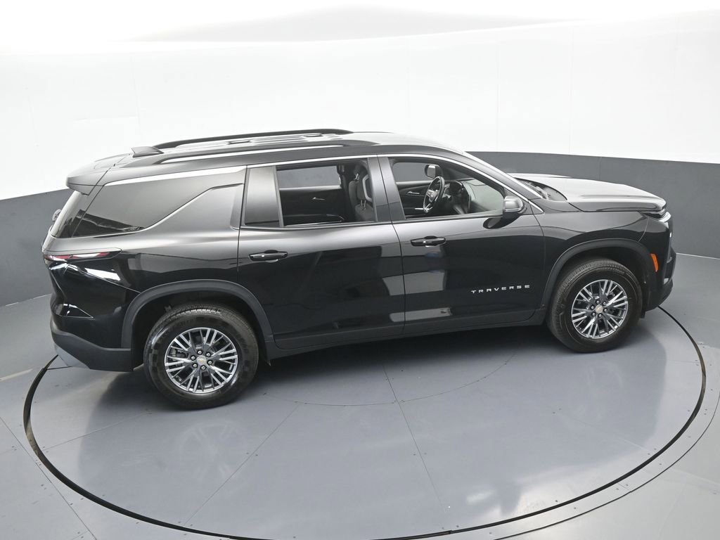 Used 2025 Chevrolet Traverse LT image 53