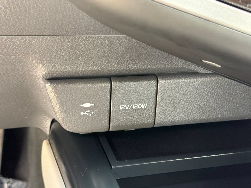 Used 2018 Toyota Camry XLE FWD image 30