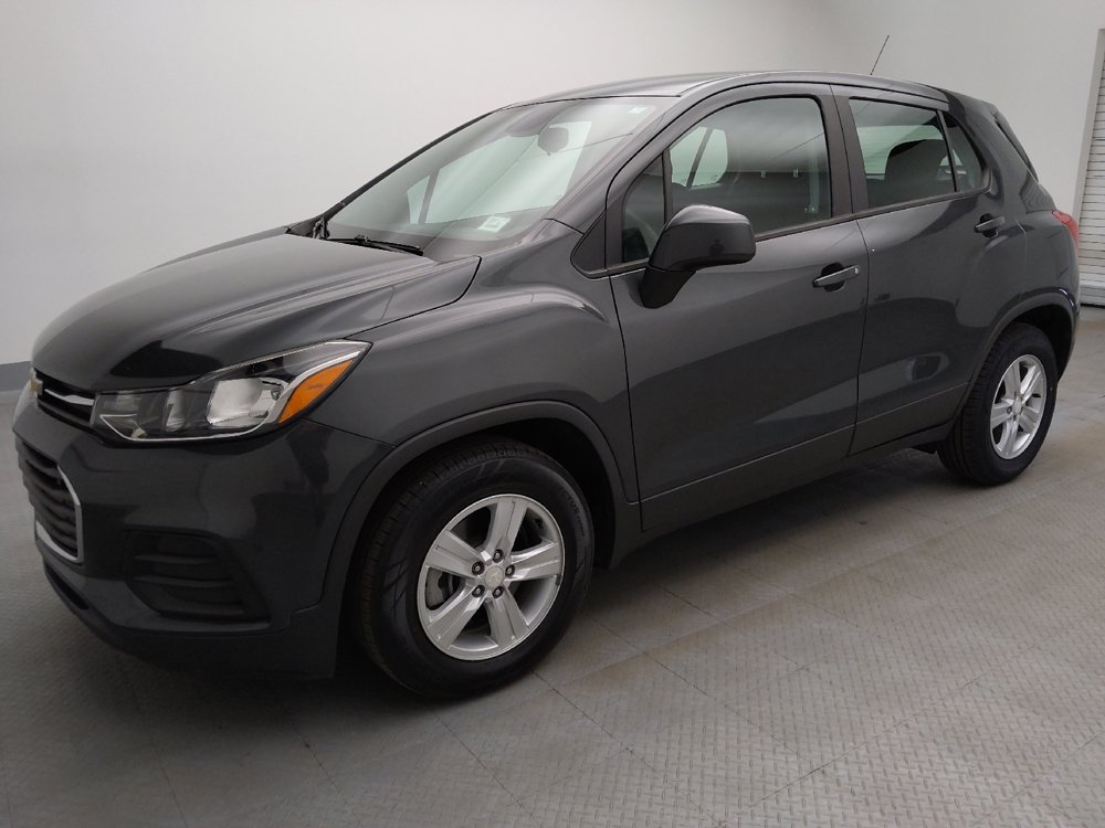 Used 2020 Chevrolet Trax LS FWD image 2