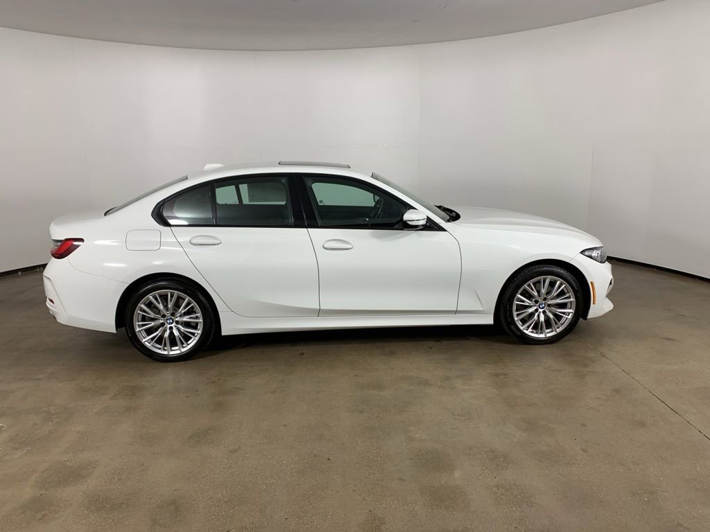 Used 2023 BMW 330i xDrive Sedan w/ Driving Assistance Package AWD/4WD image 7