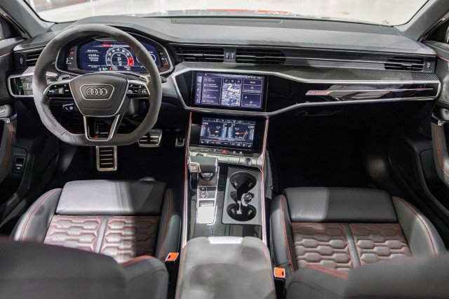 Used 2025 Audi RS 6 performance w/ Black Optic Package image 29
