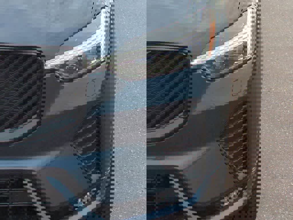 New 2026 Volvo XC60 B5 Plus w/ Protection Package Premier image 10