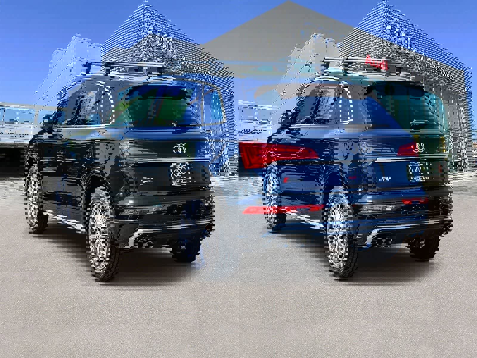 Used 2023 Audi SQ5 Premium Plus w/ Premium Plus Package image 2