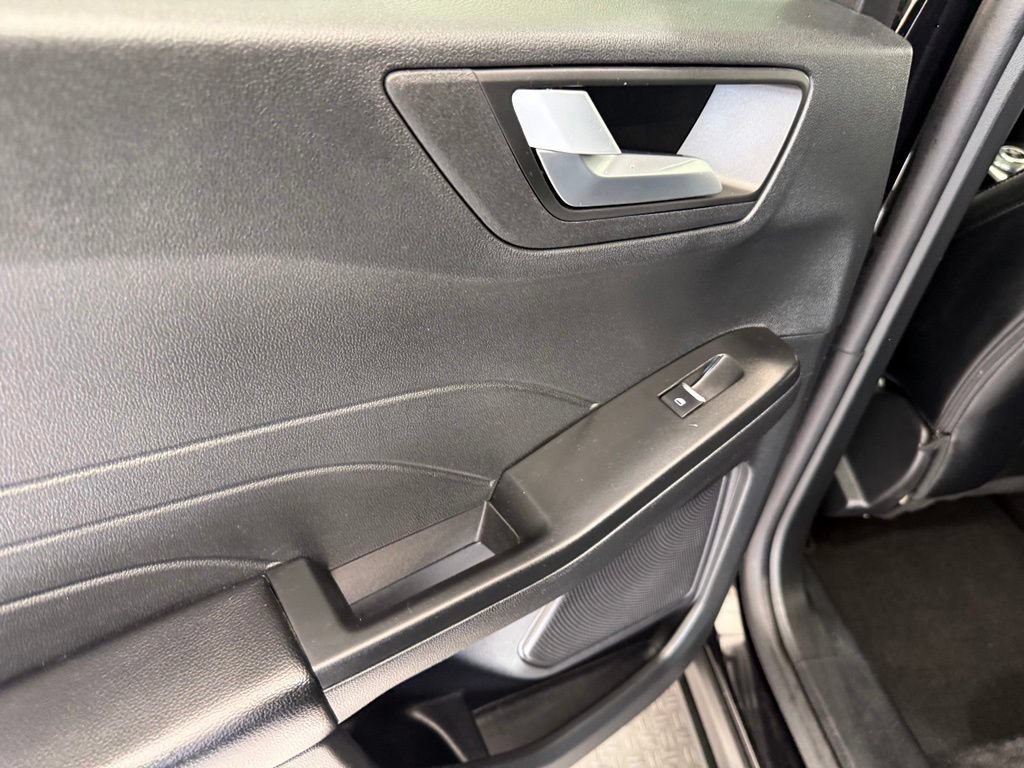 Used 2025 Ford Escape ST-Line Select AWD/4WD image 20