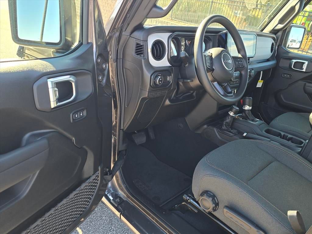 New 2026 Jeep Gladiator Sport image 4